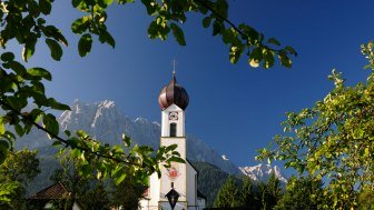 Parish Church &quot;Johannes der Täufer&quot; (John Baptist) in Grainau, © Tourist-Information Grainau - Foto Ehn