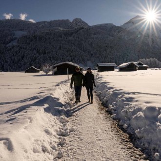 Winterwandern am Höhenrain, © Zugspitzdorf Grainau - EHN