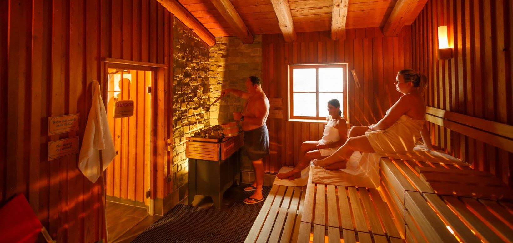 Sauna mit Aufguss, © ZABT- B. Jaufmann