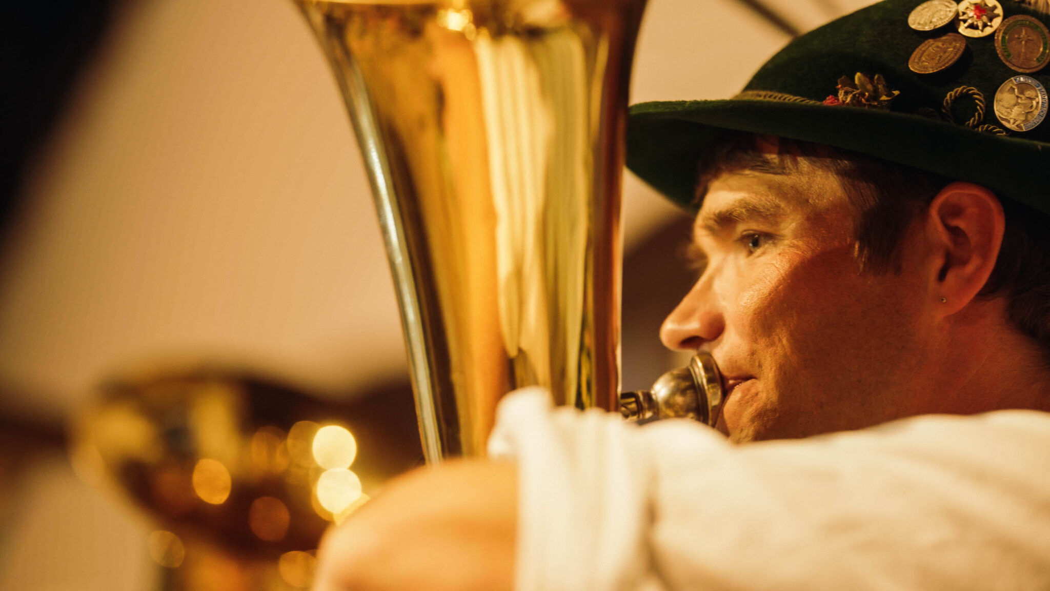 Musiker spielend Bariton