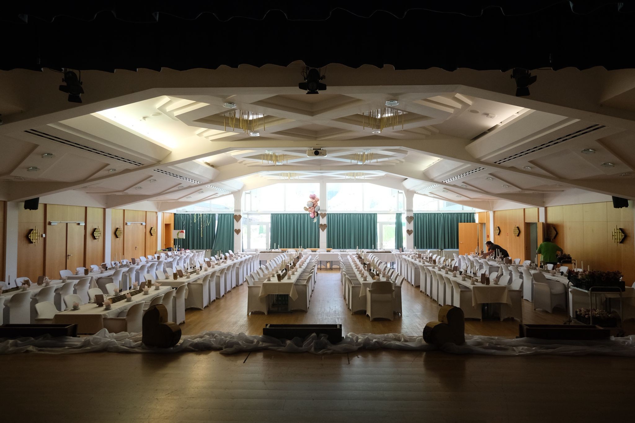 Saal Waxenstein festliche Tische