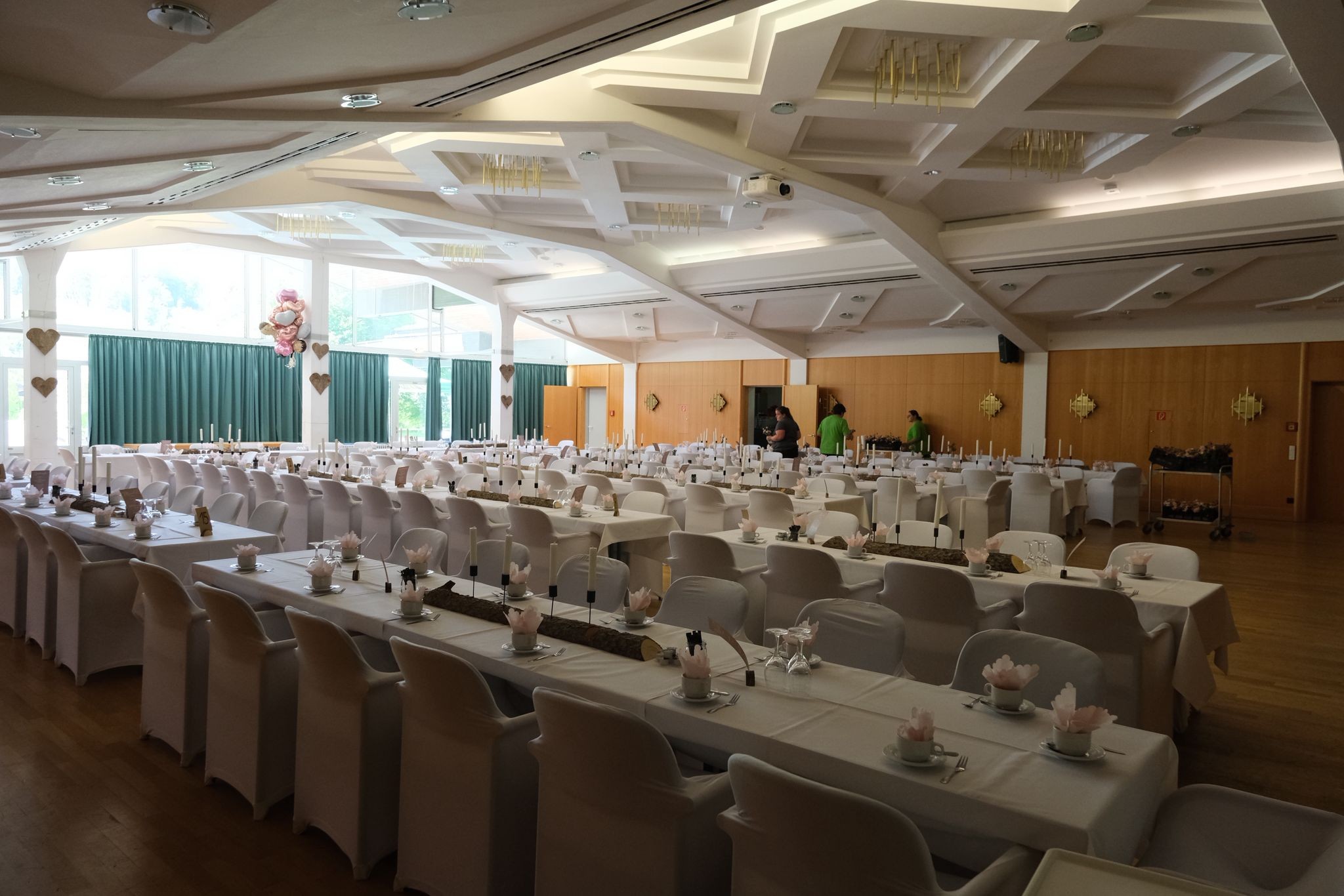 Saal Waxenstein festliche Tische