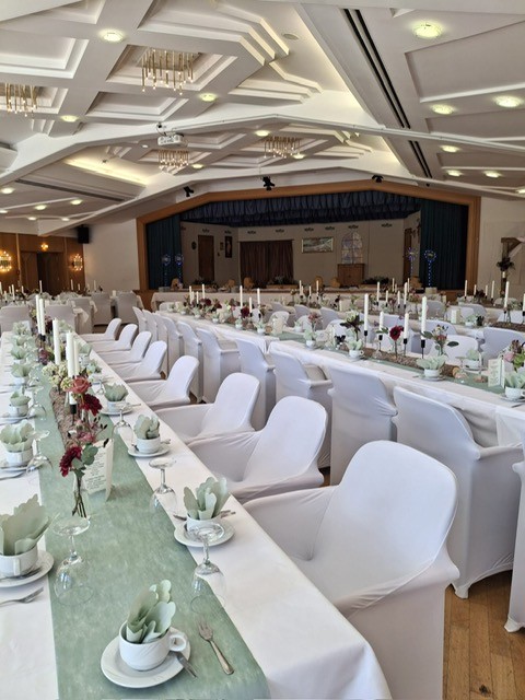 Saal Waxenstein festliche Tische